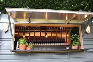 Dry-Hire-Horsebox-Bar-Trailer