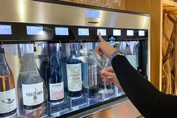 Quob Retreat Carousel_0003_TastingLounge-enomatic