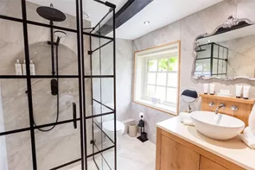 Quob Retreat Carousel_0006_Red Rose-3167