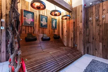 Quob Retreat Carousel_0009_Quob Park Rose Spa-15